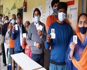 LS polls phase 1: Voting underway in 102 seats, leaders urge people to turn up in large numbers