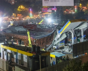 Mumbai hoarding collapse: Death toll rises to 12