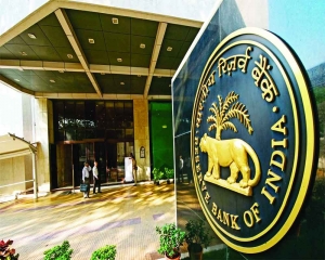 RBI maintains status quo despite inflation optimism