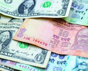 Rupee falls 10 paise to settle at 83.48 against US dollar