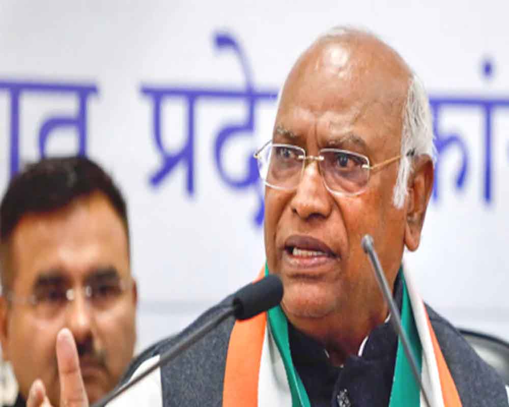 'Visionless' Modi govt tanked economy: Kharge