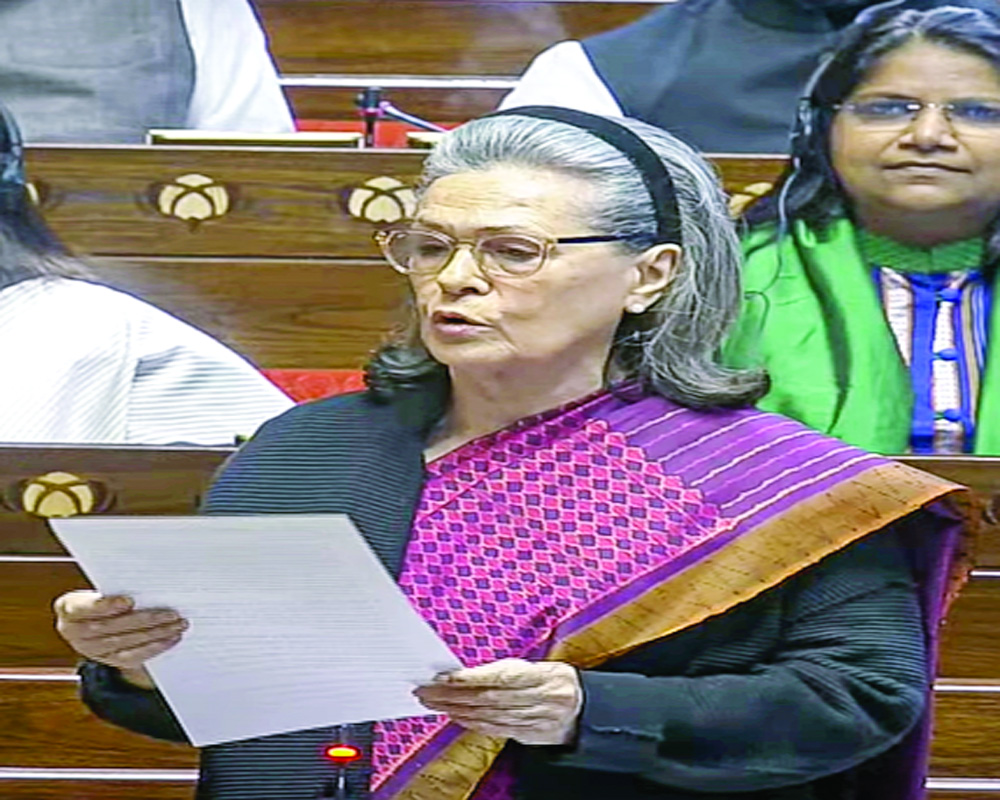 14 Crore Indians deprived of food benefits: Sonia
