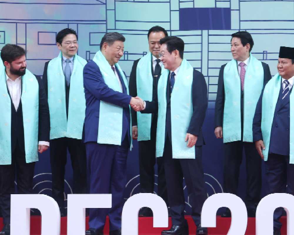 21 APEC leaders boost trade unity