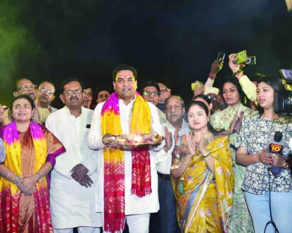 Dev Deepawali Utsav lights up Vasudev Ghat