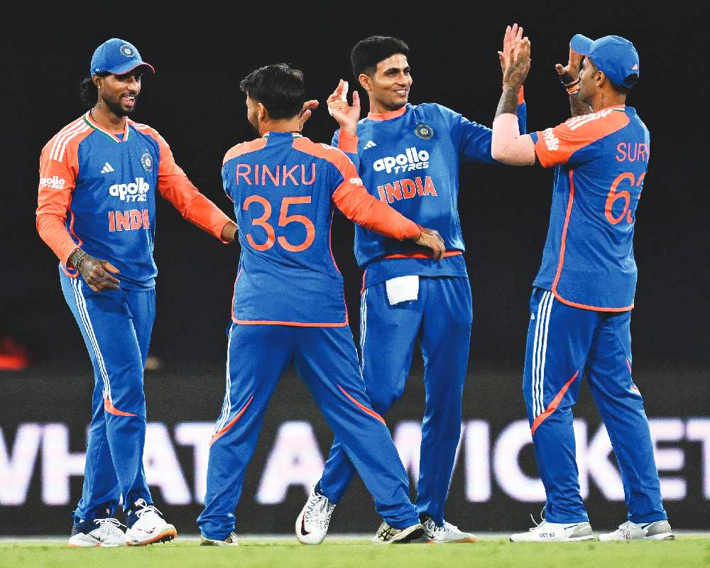 Bowlers fire as India take 2-1 lead vs Australia