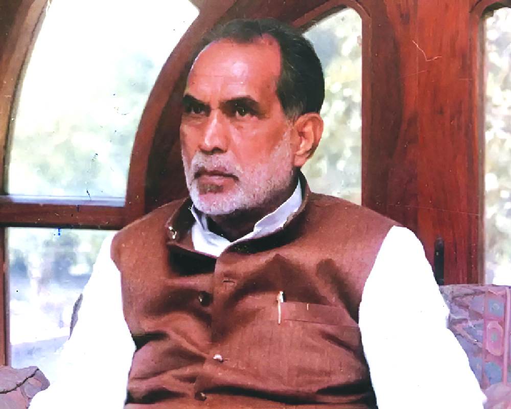 Chandrashekhar trust dispute revived, court allows suit alleging mismanagement