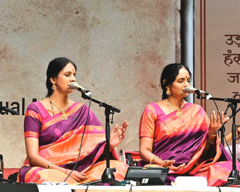 Devotional dialogue dazzles