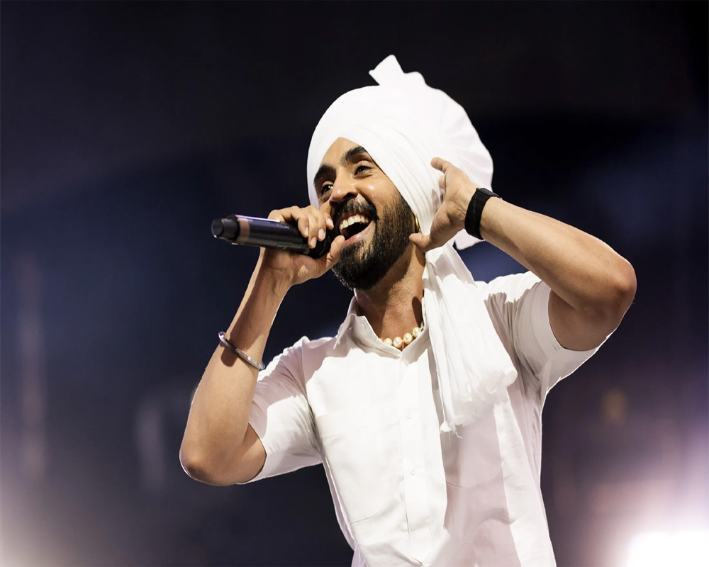 Diljit Dosanjh meets Will Smith, teaches bhangra steps to Hollywood star
