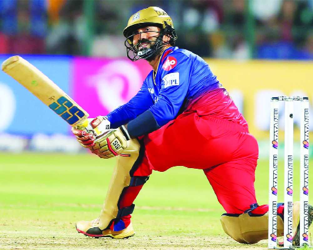 Dinesh Karthik joins London Spirit in Hundred as mentor, batting coach
