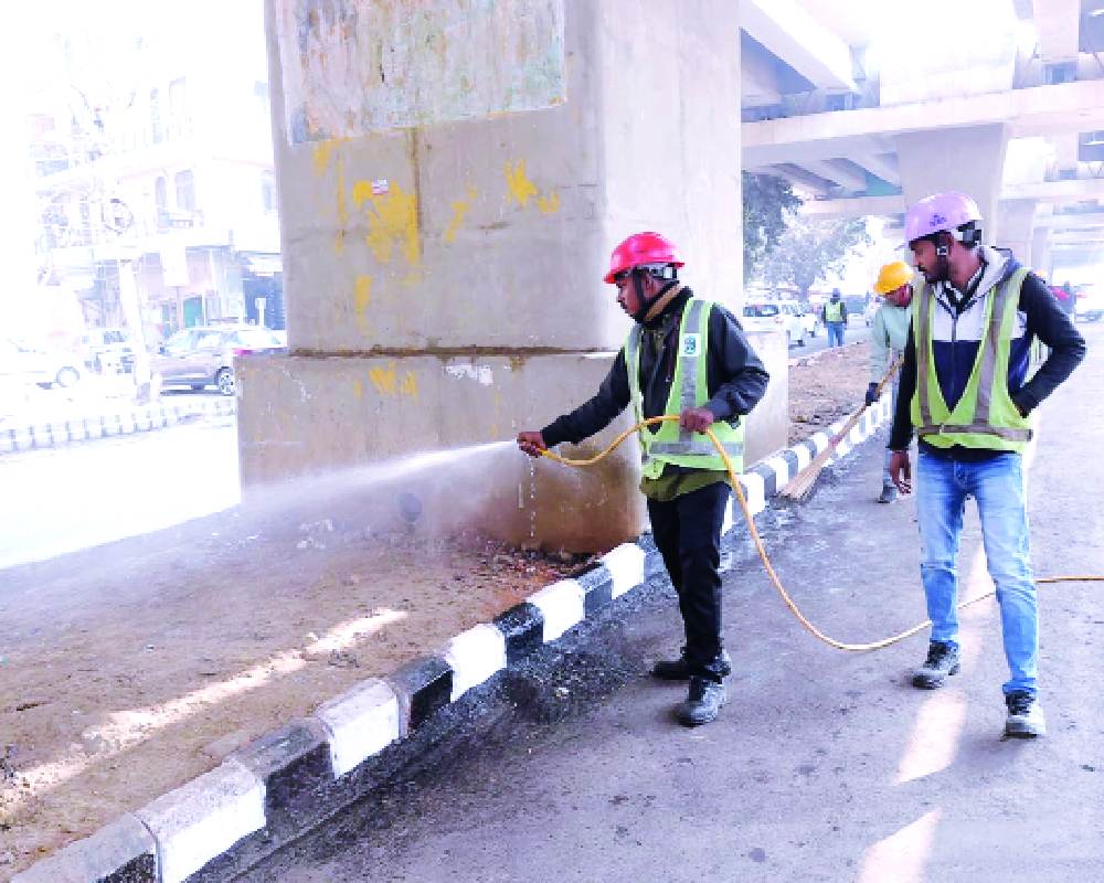 DMRC launches dust control drives at construction sites