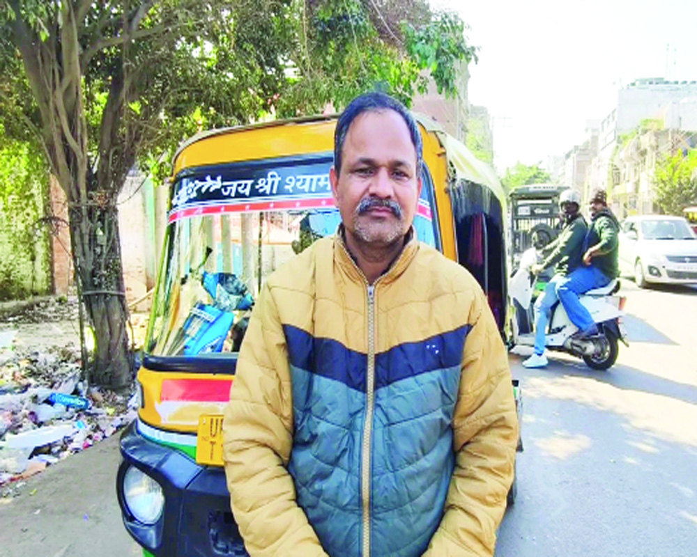 Driver abused by cop honoured on R-Day