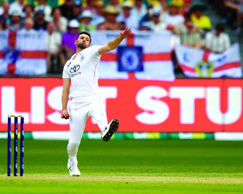 England’s Mark Wood ruled out of Ashes series with knee injury