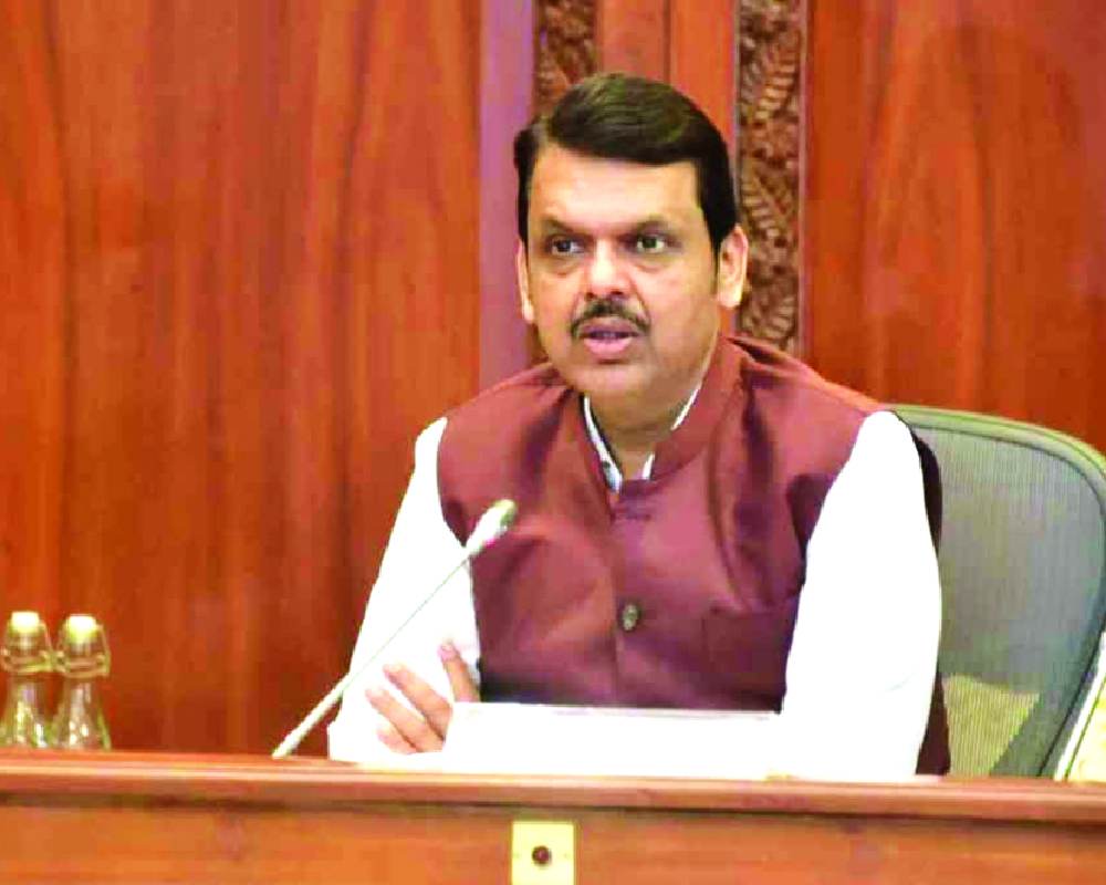 Fadnavis orders world-class facilities at Jyotirlinga shrines