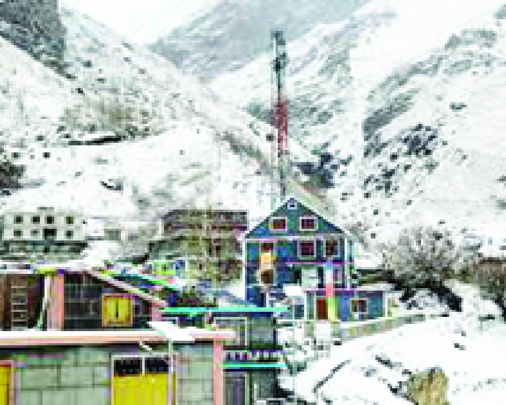 Fresh snowfall in high altitude areas of Himachal