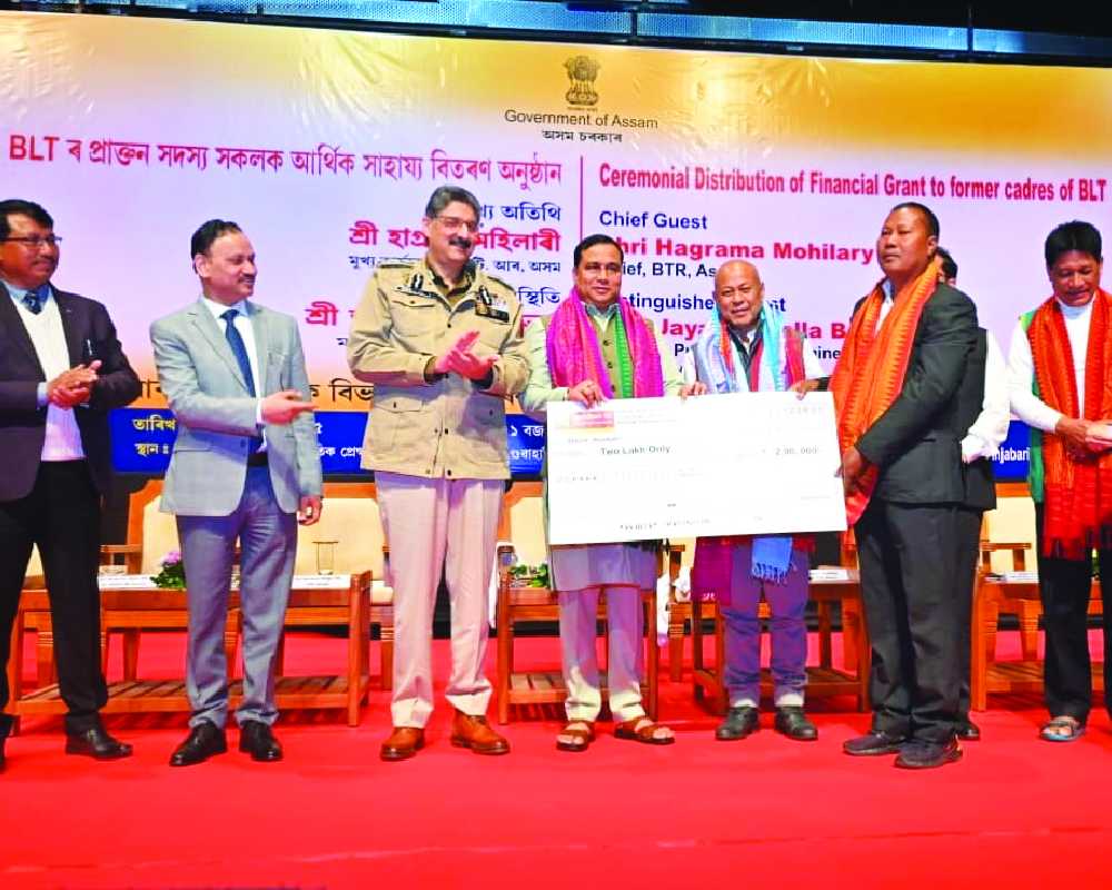 From conflict to development: Govt grants financial assistance to former BLT cadres