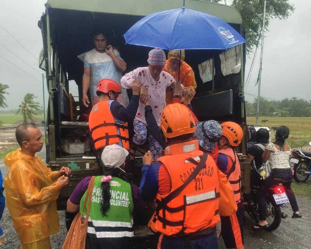 Fung-wong displaces 1.4 million people in the Philippines