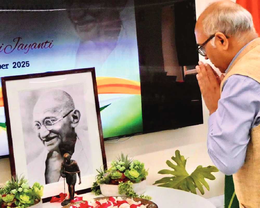 Global tributes pour in for Mahatma Gandhi