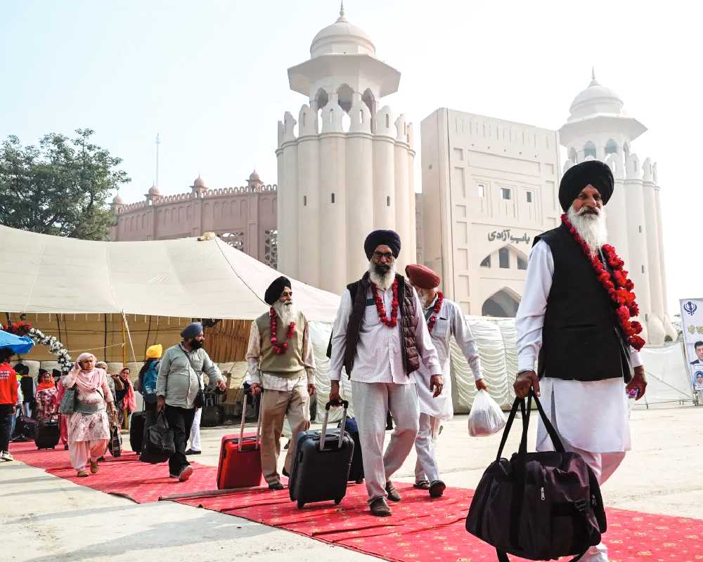 Indian Sikh pilgrims depart after 10-day visit