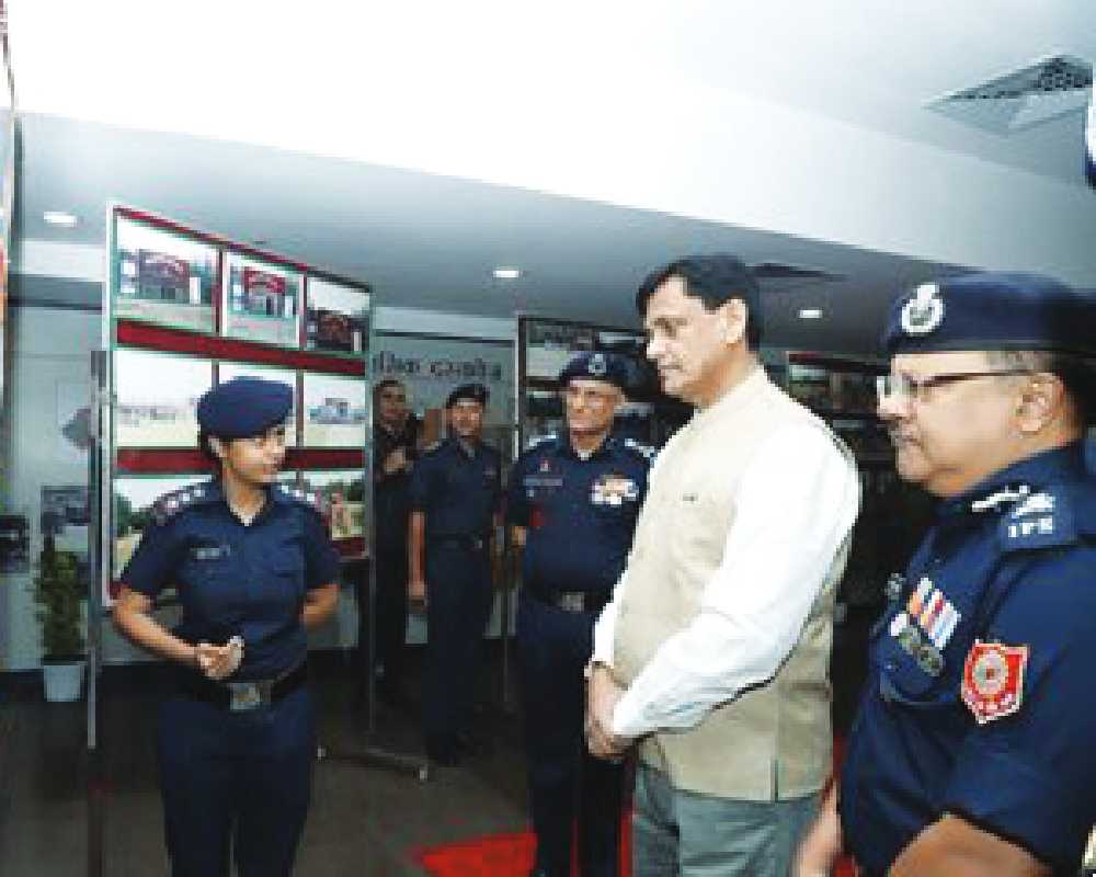 Minister felicitates winners at NDRF competition