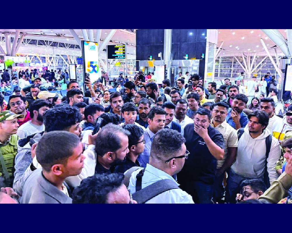 Passengers slam IndiGo, DGCA