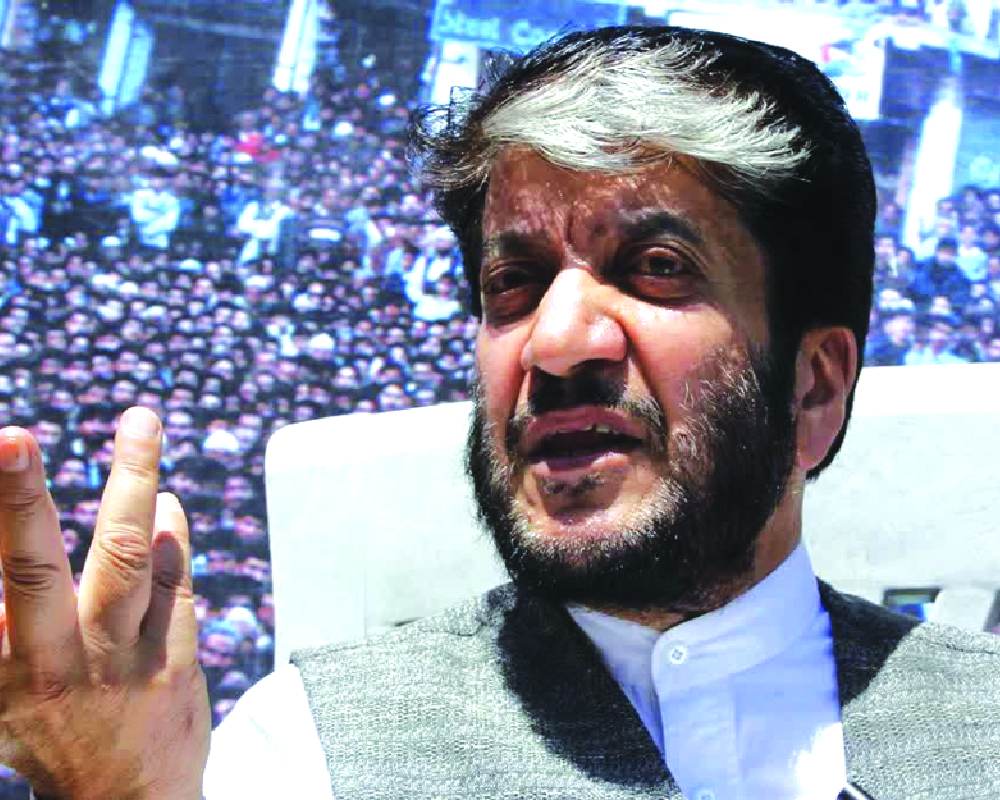 Pelting of stones not very ordinary action: Supreme Court to Shabir Shah
