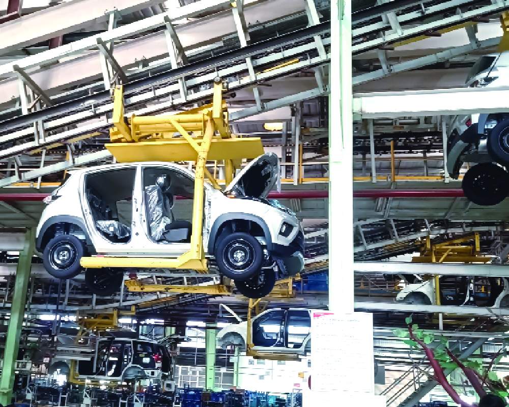 PM calls for govt, auto industry to work together for self-reliance