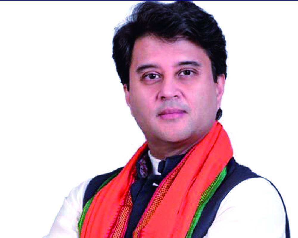 Scindia strengthens personal bond with workers