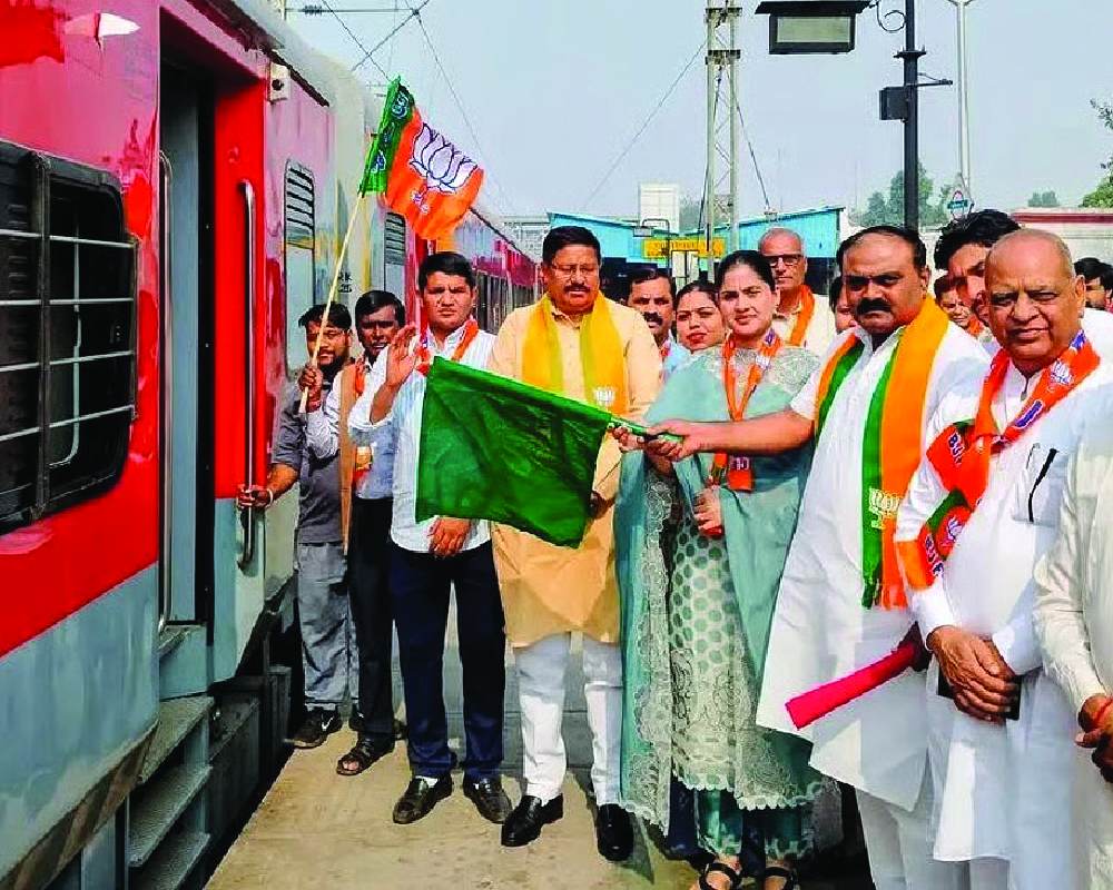 Sibal, RJD MP say trains ferried 6,000 to Bihar from Haryana on November 3