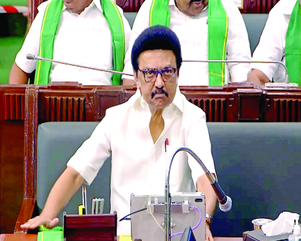 Stalin struggles to build consensus