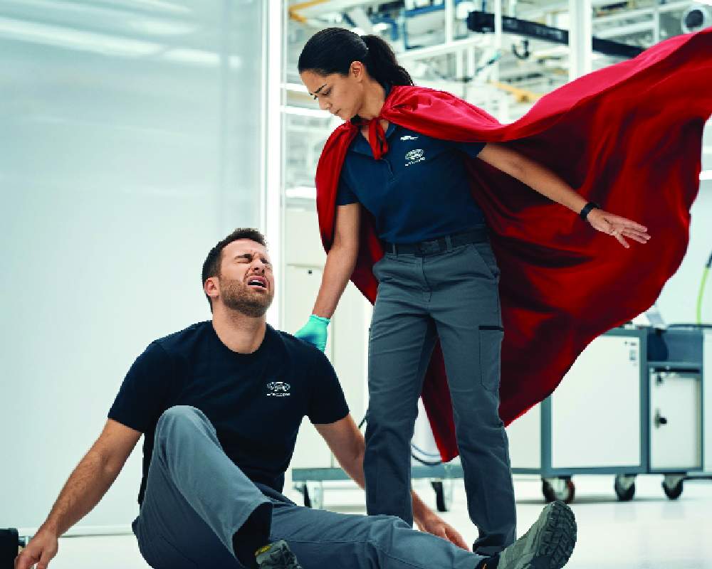 Stalked Jaguar, land-locked Rover