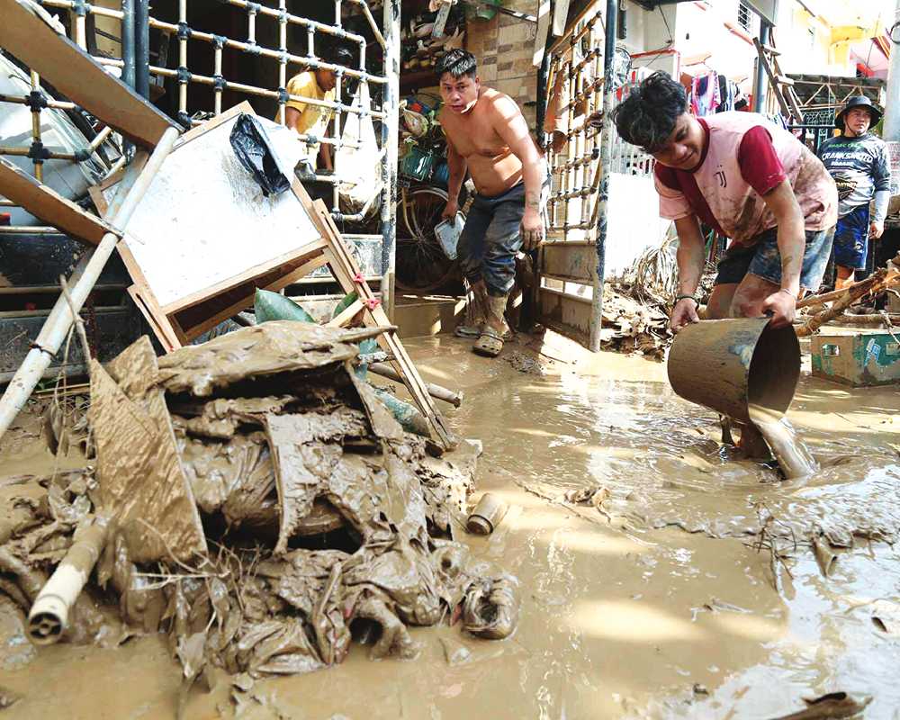 Storm Kalmaegi leaves 85 dead in Philippines