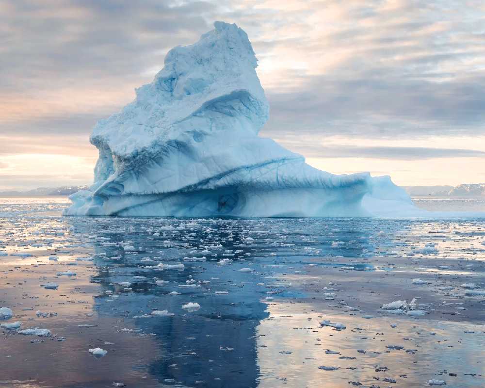 Strong quake in Atlantic  Ocean, off Caribbean island