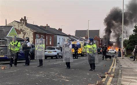 UK plans new police powers in crackdown on repeat protests