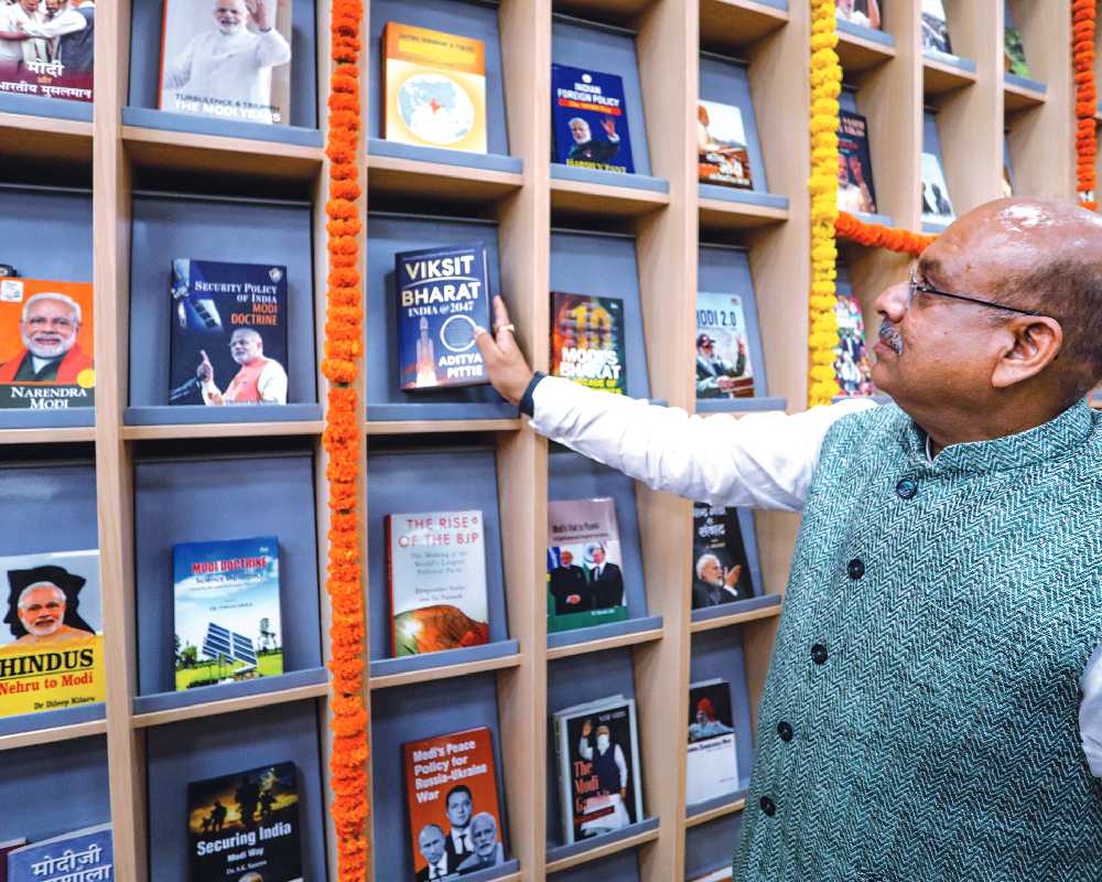 Vijender Gupta inaugurates special book gallery