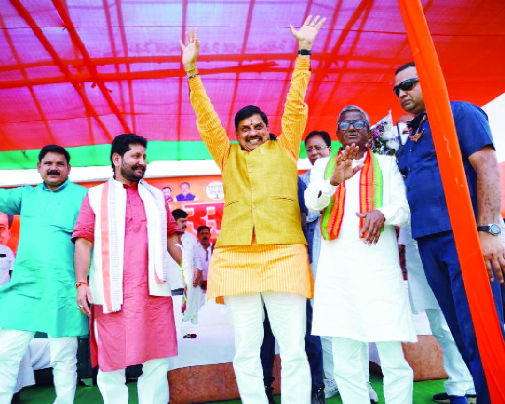 Voters to use ballot like a Sudarshan Chakra : MP CM