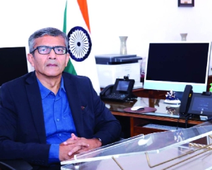 Defence Secretary visits Central Sector posts