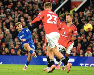Everton beats Manchester United 1-0  in Premier League