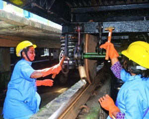 India Rewrites Rules At Work