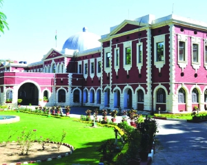 Jharkhand HC pronounced 32 judgements in 61 pending cases: SC told