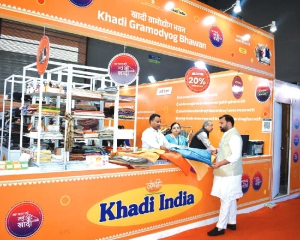 Khadi showcases Aatmanirbhar Bharat  at IITF; KVIC chief interacts with artisans