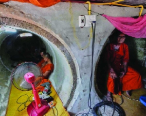 Mine blast injures Chinese national near Thailand border