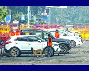 Police track down vehicles parked near exploded car