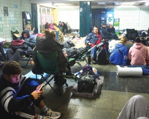 Russian attacks kill 3 in Ukraine, amid peace efforts