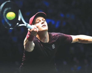 Sinner begins number one bid with Paris win over Bergs