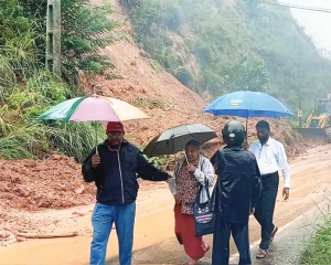 Sri Lanka closes offices, schools, 56 people killed