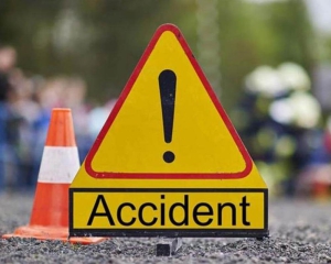 Toddler dies after van hits motorcycle in Dwarka