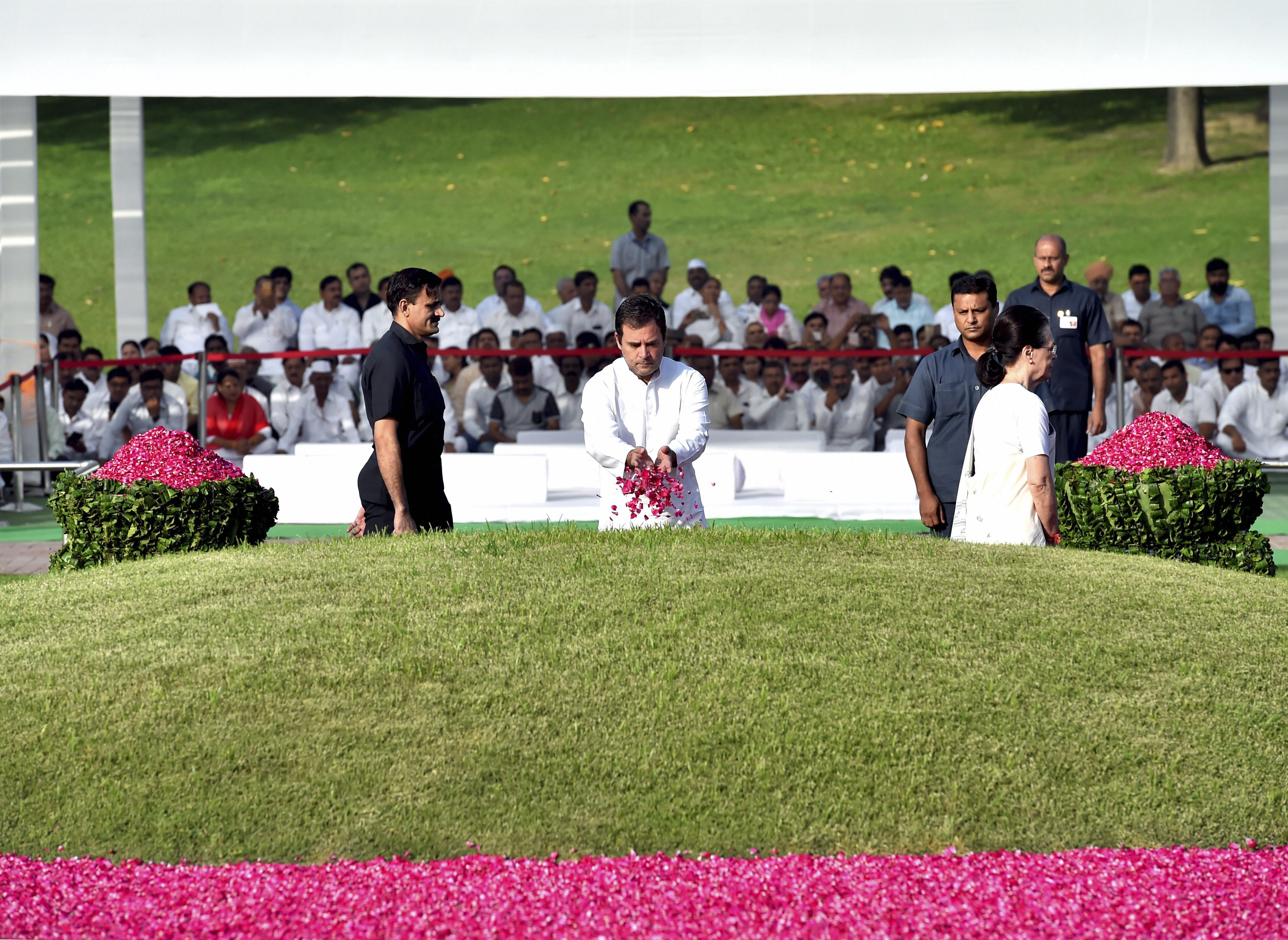 Congress President Rahul Gandhi pays tribute to India's first Prime Minister Jawaharlal Nehru on his 55th death anniversary, at his memorial Shanti Van in New Delhi - PTI