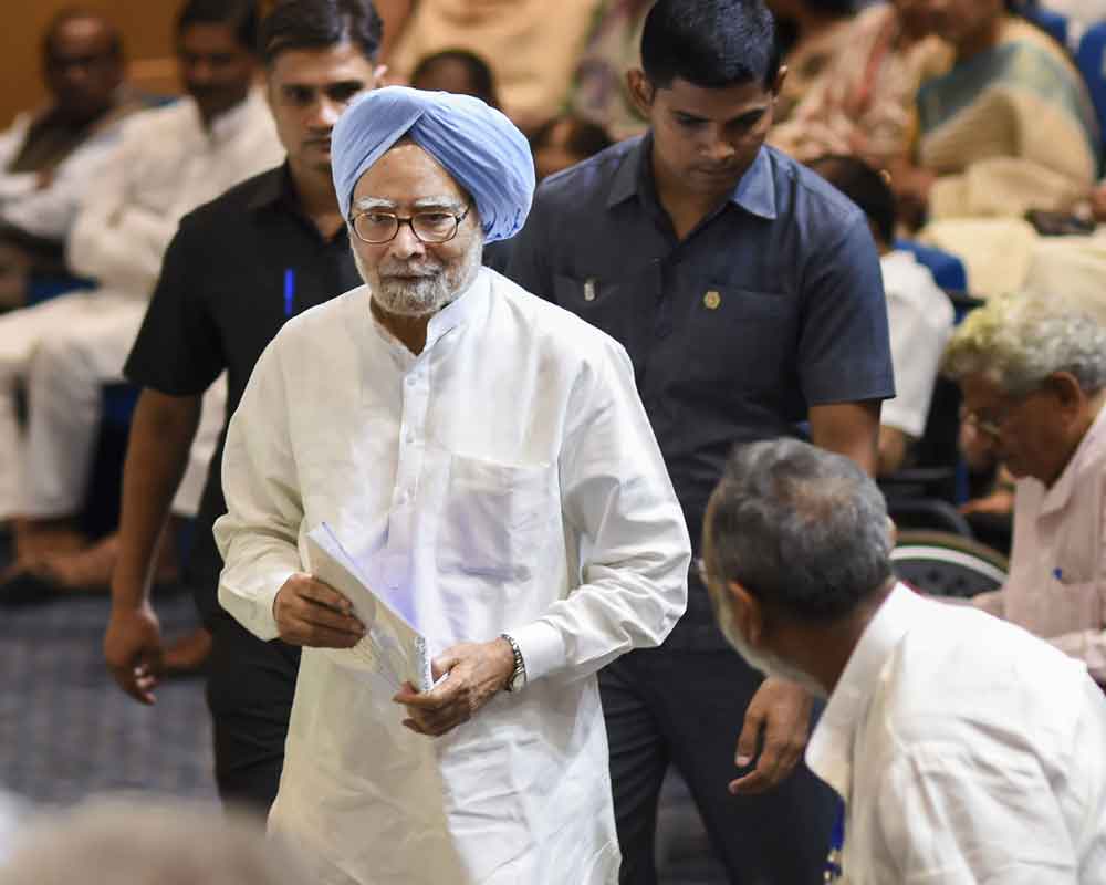 Former prime minister Manmohan Singh at a prayer meeting for Congress senior leader and former Union minister S Jaipal Reddy - PTI