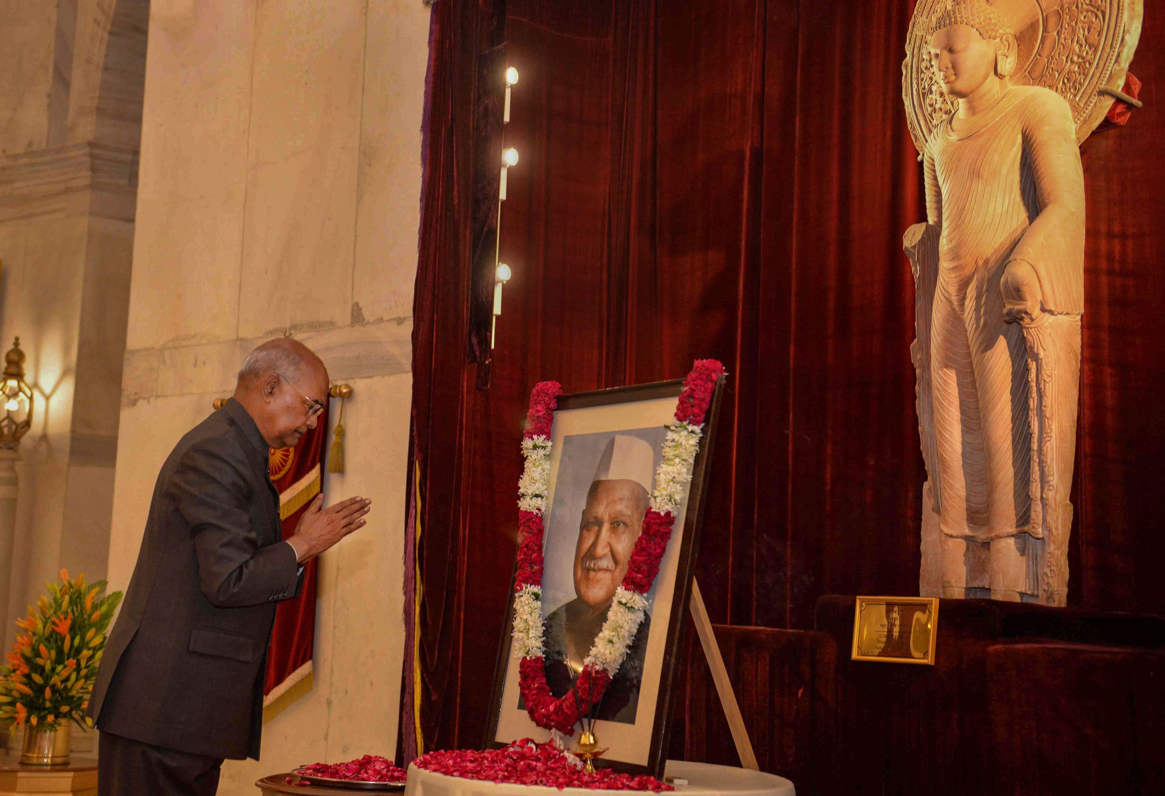President Ram Nath Kovind pays tribute to Dr Shanker Dayal Sharma - PTI