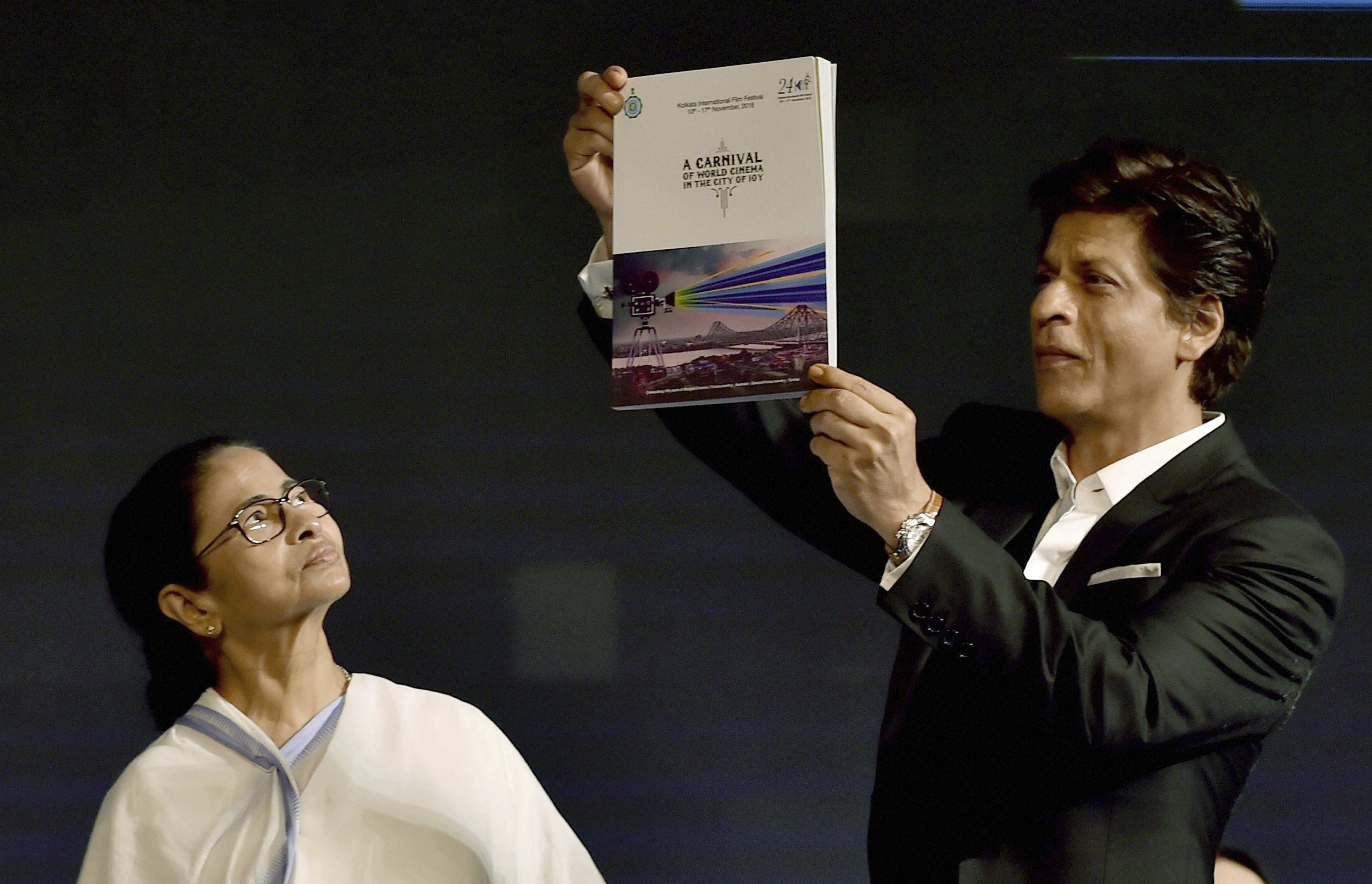 Today's Photo : West Bengal Chief Min. Mamata Banerjee with Bollywood Today's Photo : West Bengal Chief Min. Mamata Banerjee with Bollywood